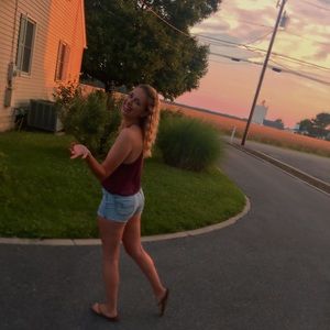 Meet your Posher, Brooke